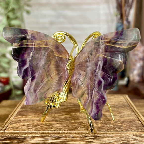 Fluorite Crystal Butterfly Carving - Picture 3 of 7